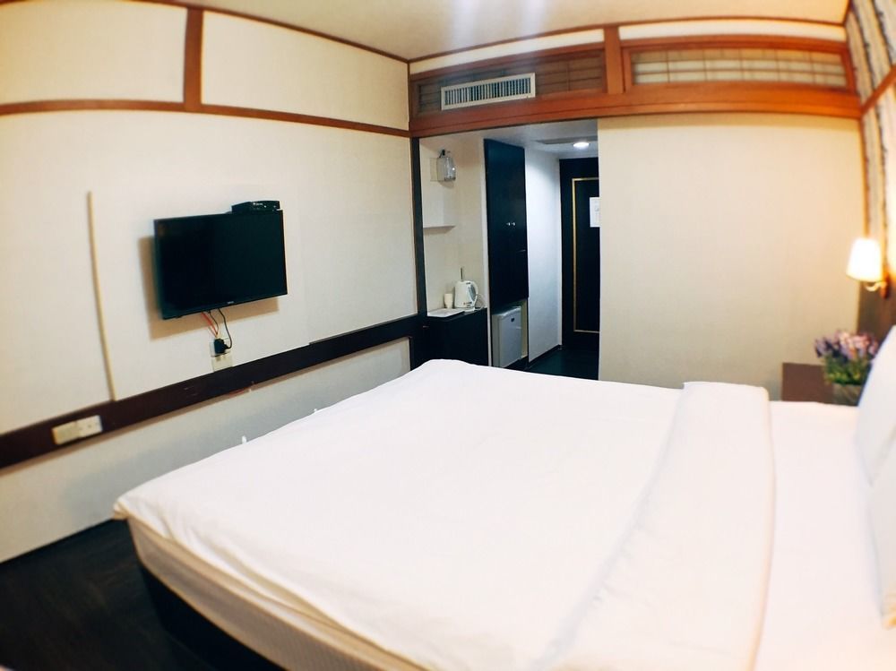 Wl Hotel Hsinchu Экстерьер фото